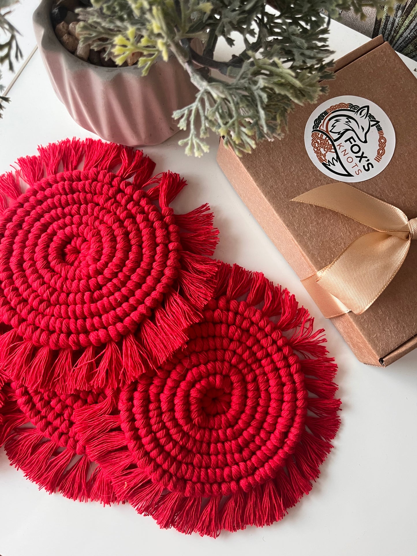 Puodelių padėkliukai “Raudona” 4 vnt.