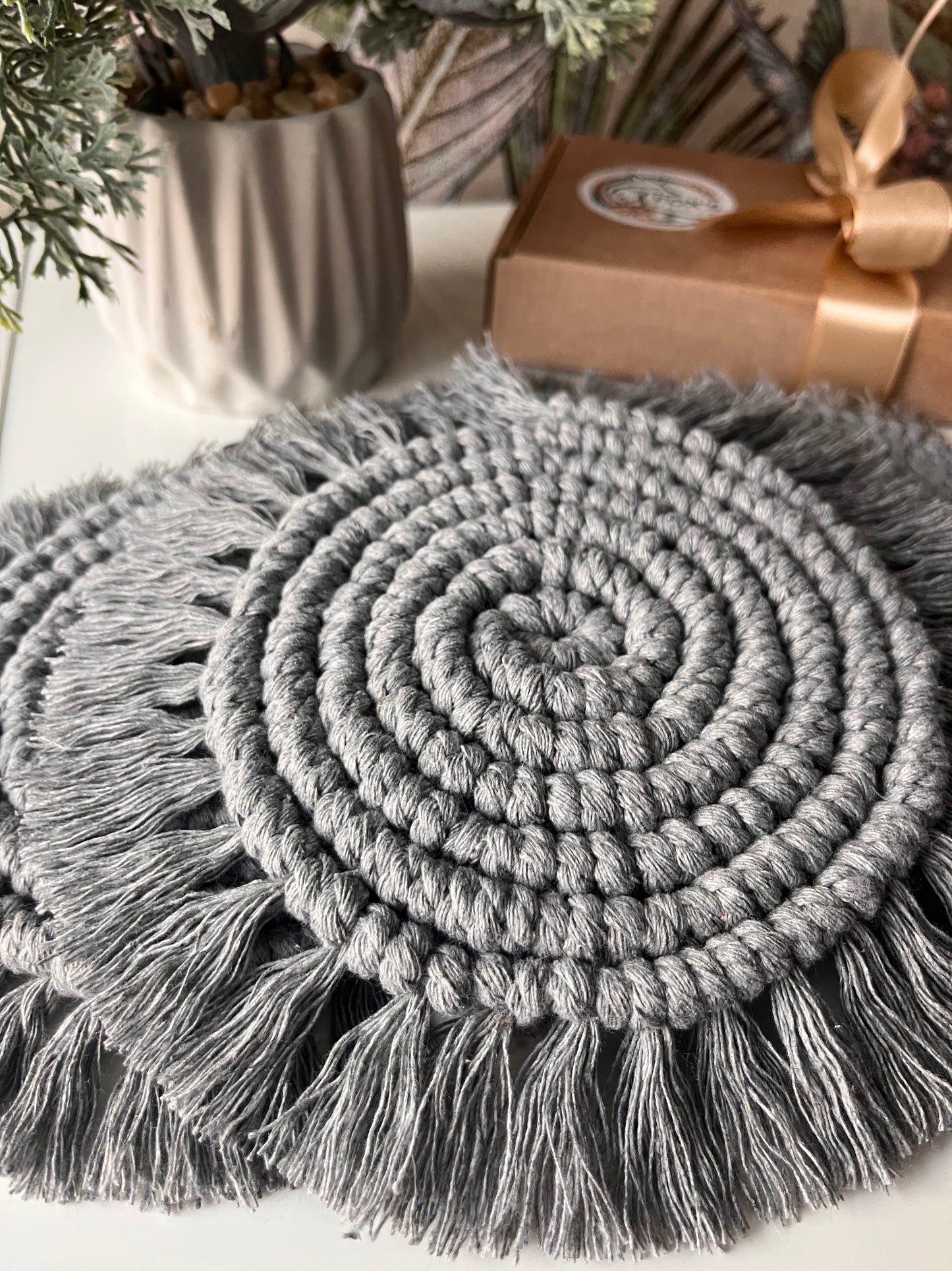 Puodelių padėkliukai “Pilka” 4vnt.