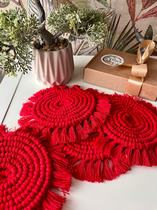 Puodelių padėkliukai “Raudona” 4 vnt.