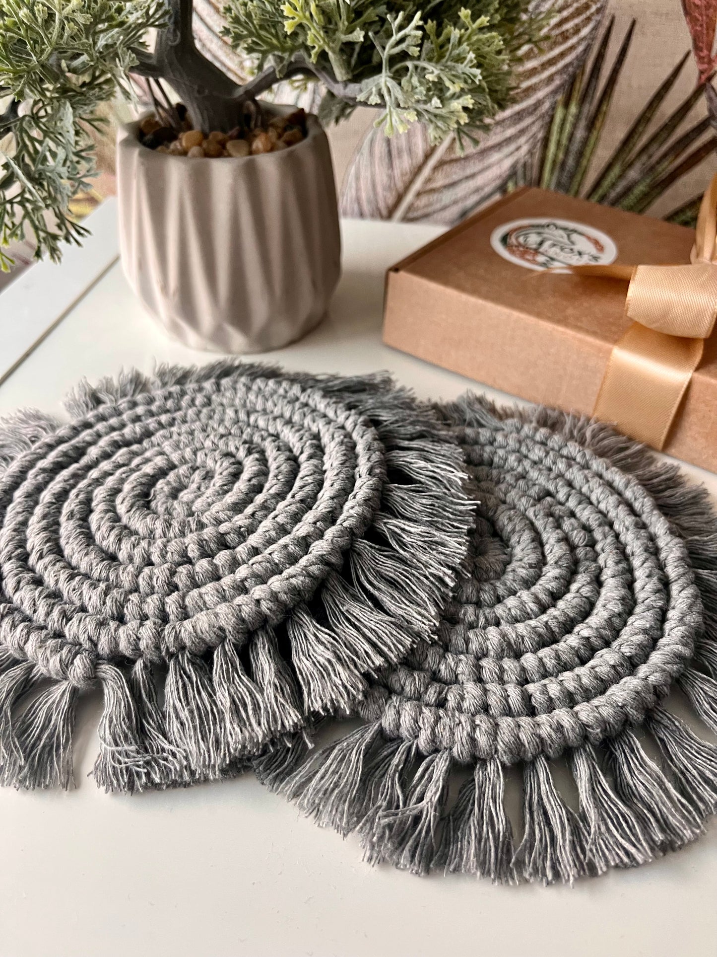 Puodelių padėkliukai “Pilka” 4vnt.