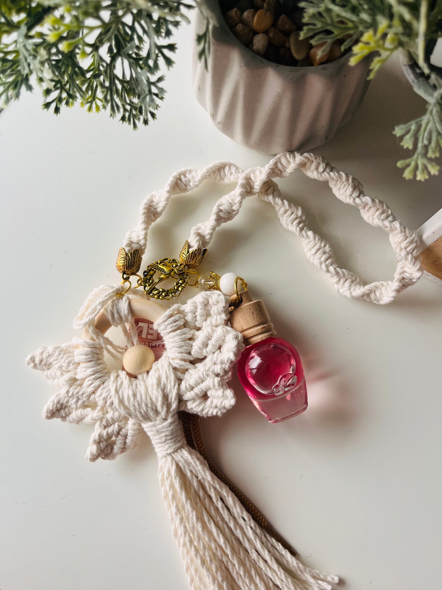 Automobilio pakabinamas kvapas “Angelas”