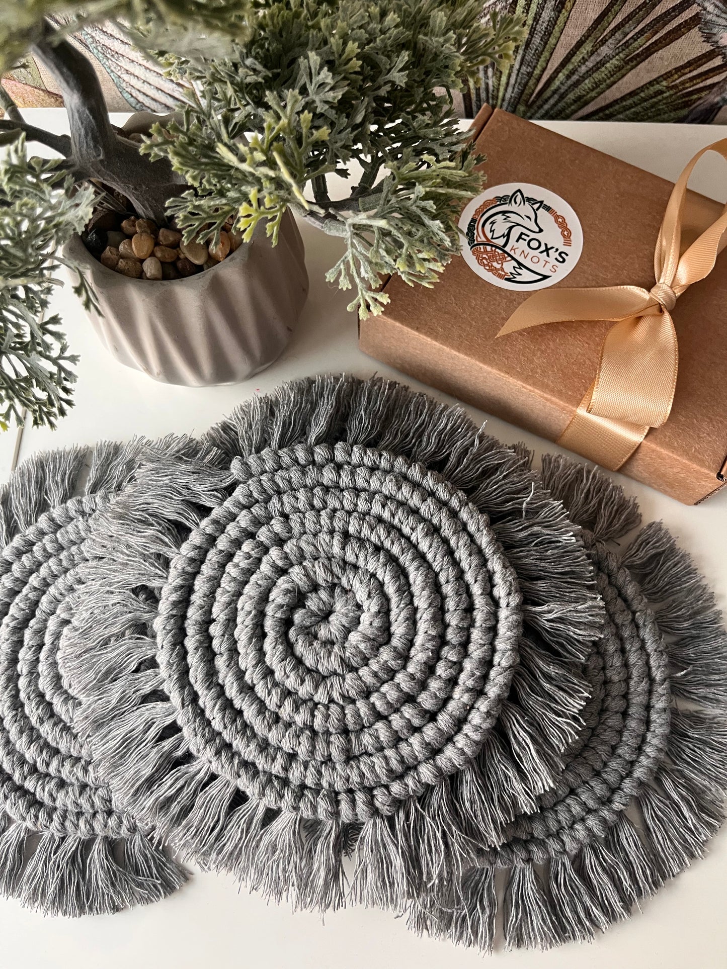 Puodelių padėkliukai “Pilka” 4vnt.