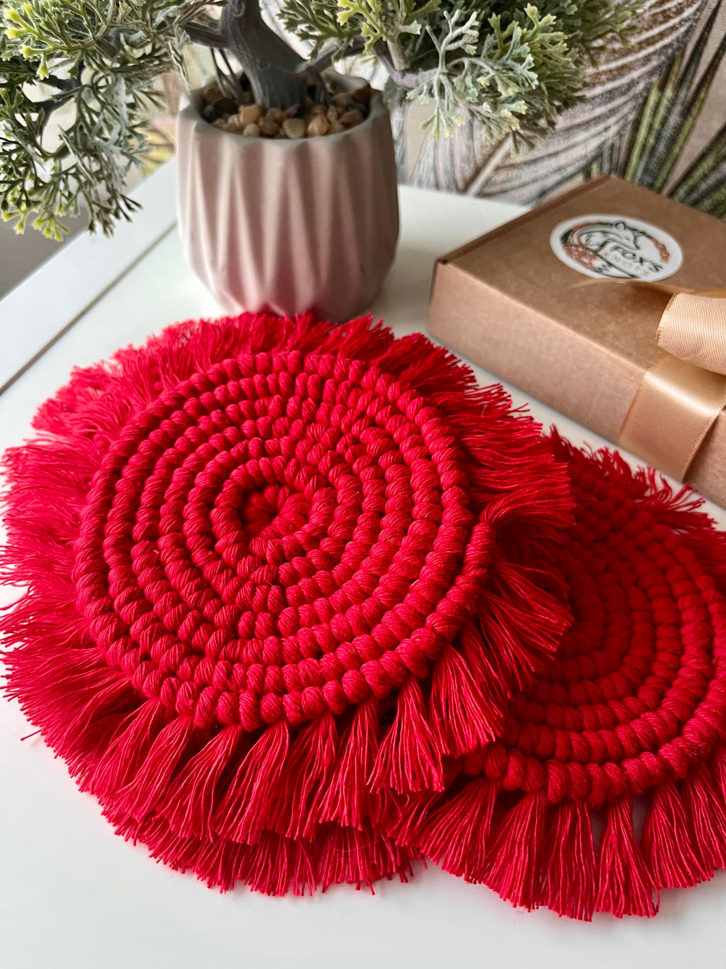 Puodelių padėkliukai “Raudona” 4 vnt.