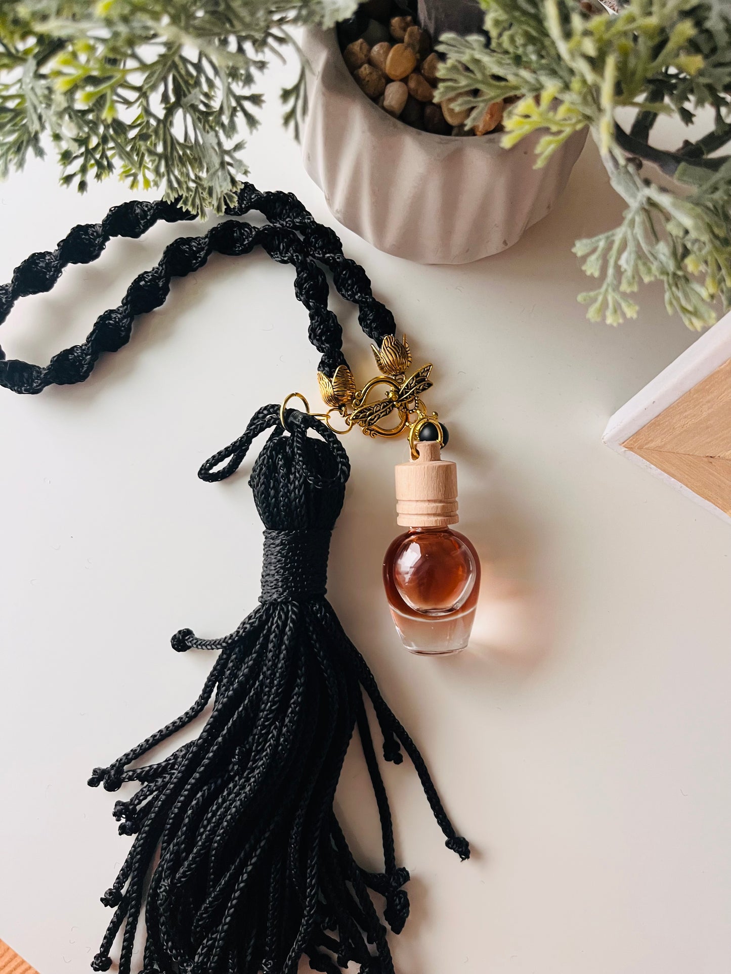 Automobilio pakabinamas kvapas “Wood”